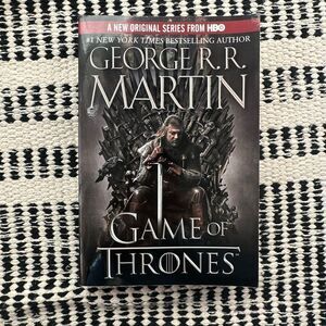 Game of thrones Book - George R.R Martin paperbak